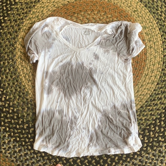 American Eagle Outfitters Tops - American eagle soft and sexy tee v neck